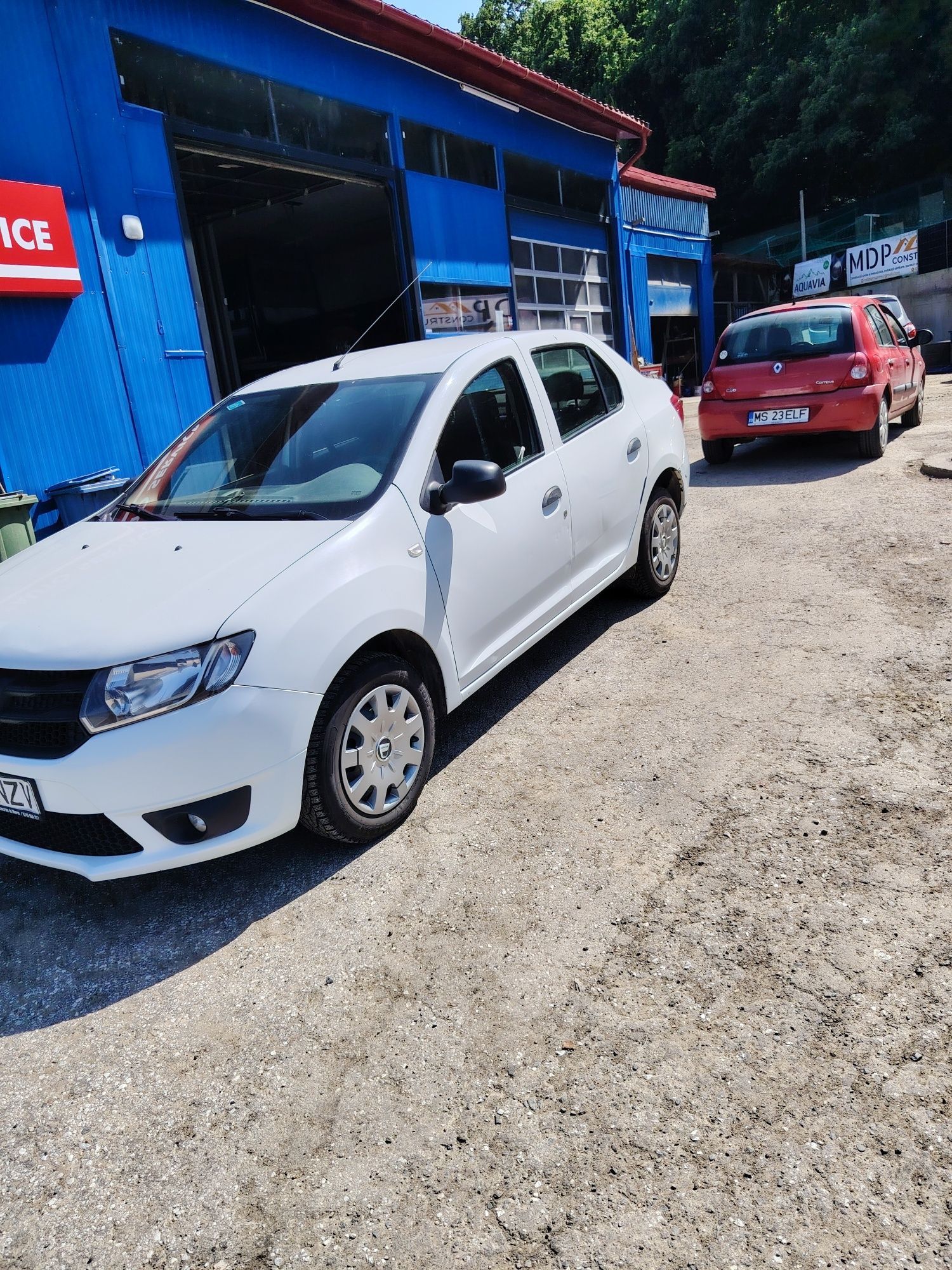 Vând Dacia Logan