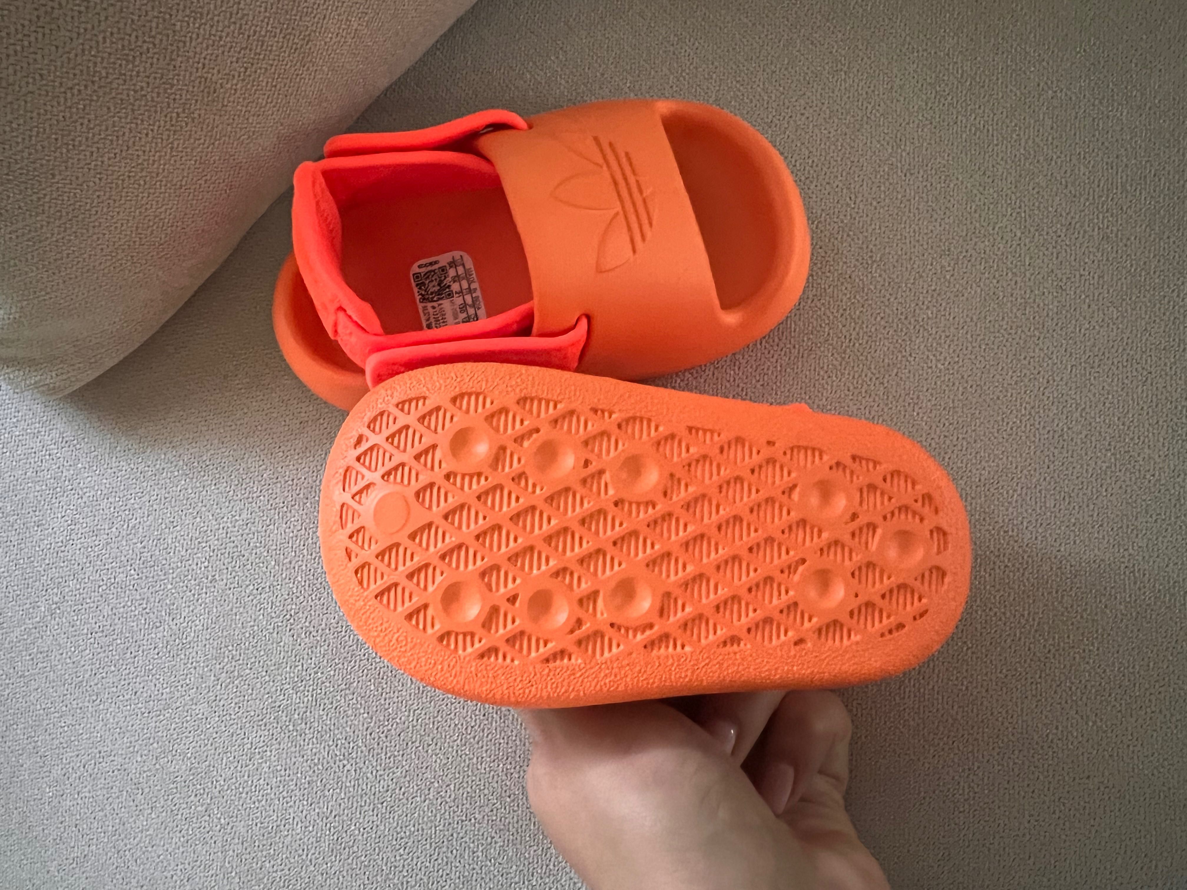 Сандали Adidas за бебе