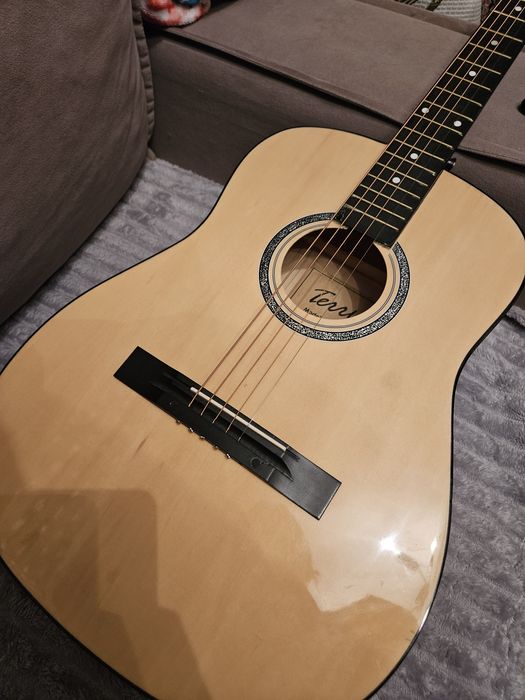 Продам гитару...