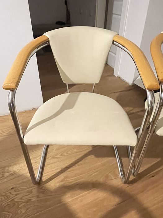 Doua scaune de vazare