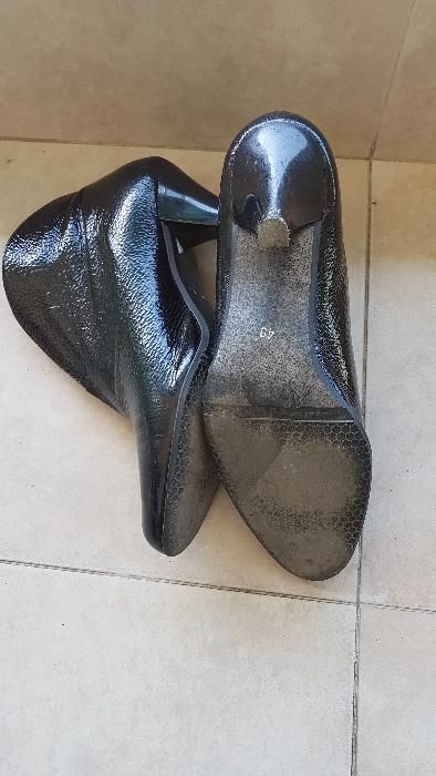 Обувки и боти по 20 лв.