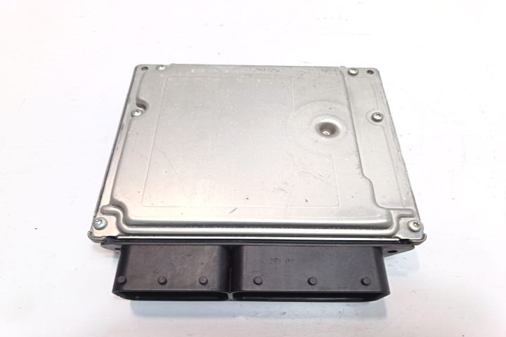Calculator motor ECU Bosch A6111535379 Mercedes-Benz Vito W639