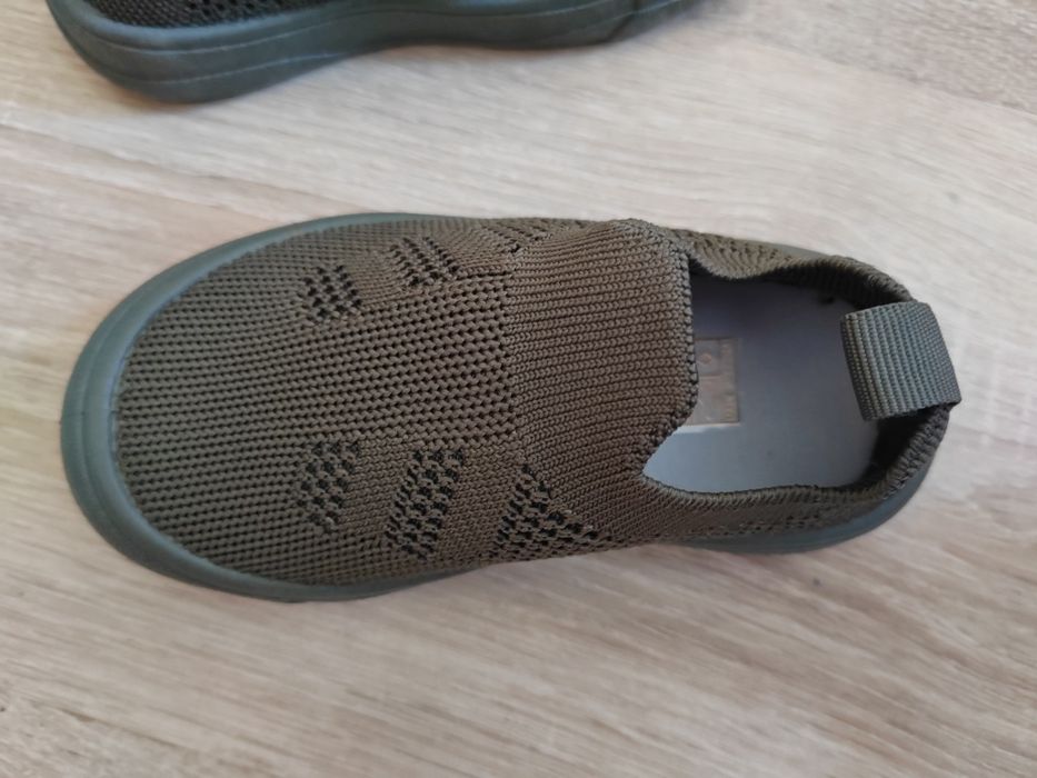 Мрежести обувки за градина