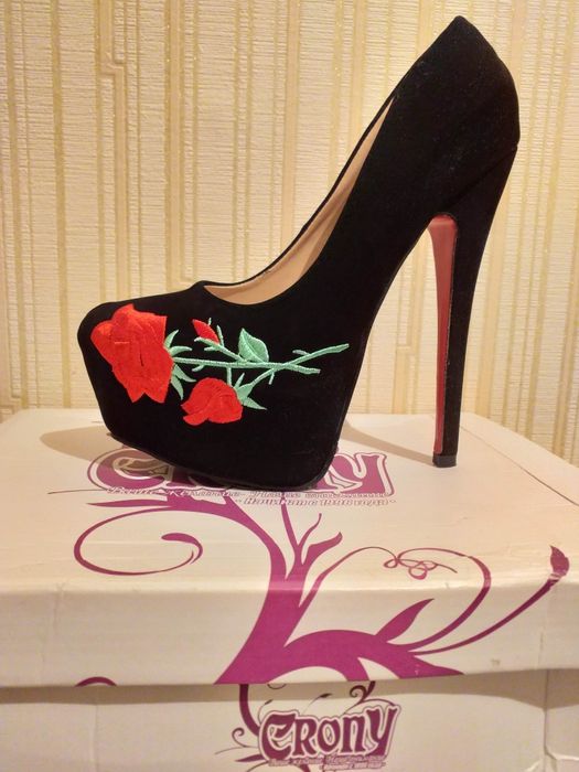 Продам новые туфли