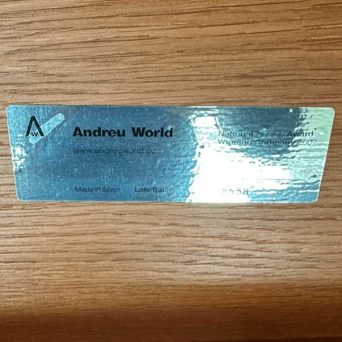 Scaun din lemn cu şezut din piele, Andreu World