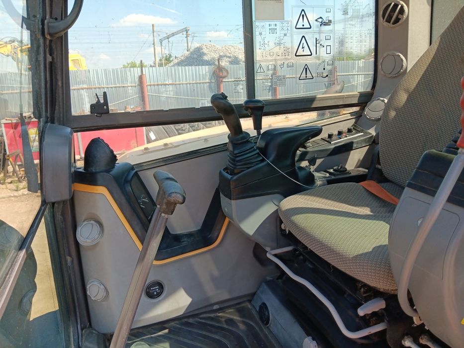 Vând miniexcavator volvo ECR50D