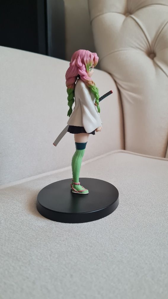 Mitsuri Kanroji фигура Demon slayer