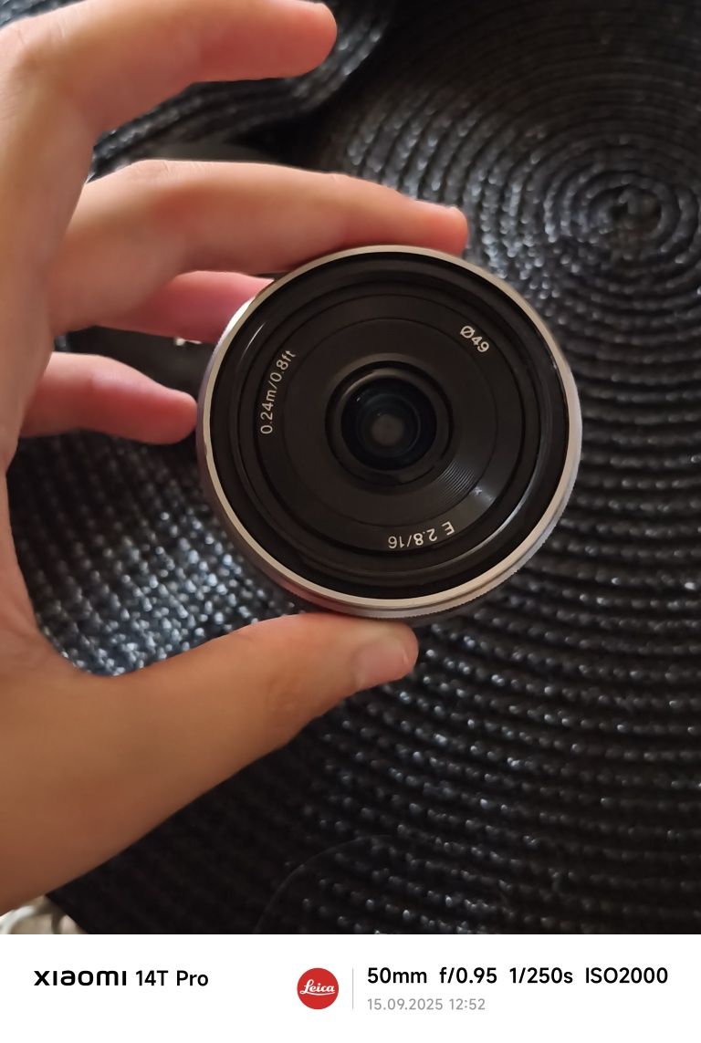 Sony 16mm f/2.8 + Ultra Wide Converter 0.75x – Перфектно състояние