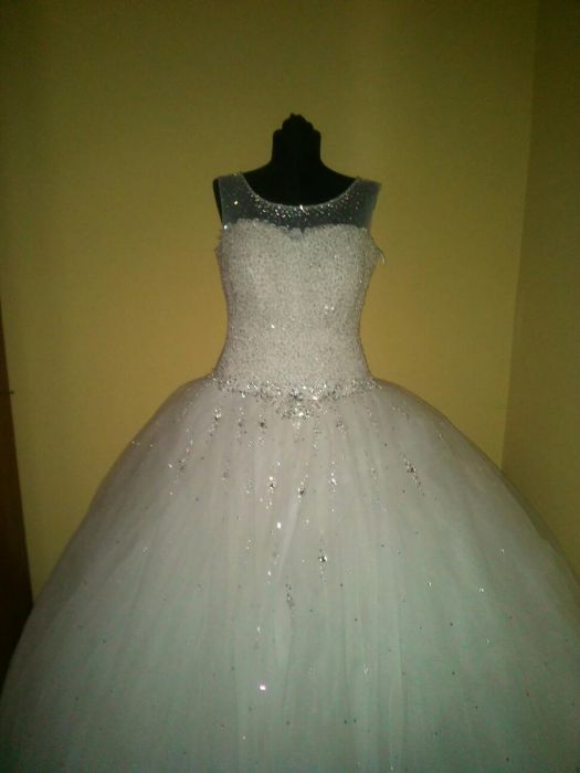 Vand rochie de mireasa