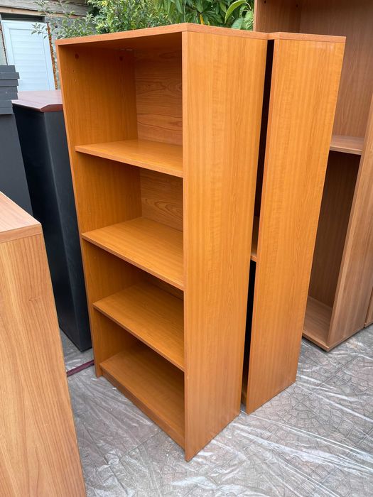 Офис оборудване - бюра, шкафове, етажерки