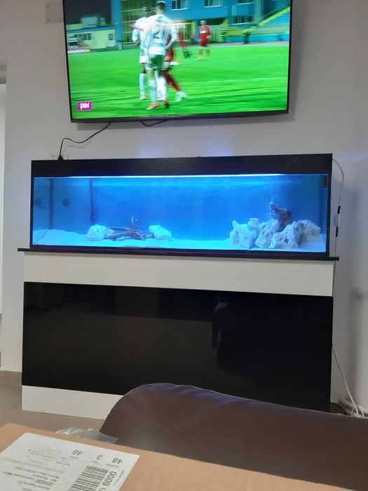 Acvariu 150x30x45 cu stand și toate accesoriile fără pesti.
