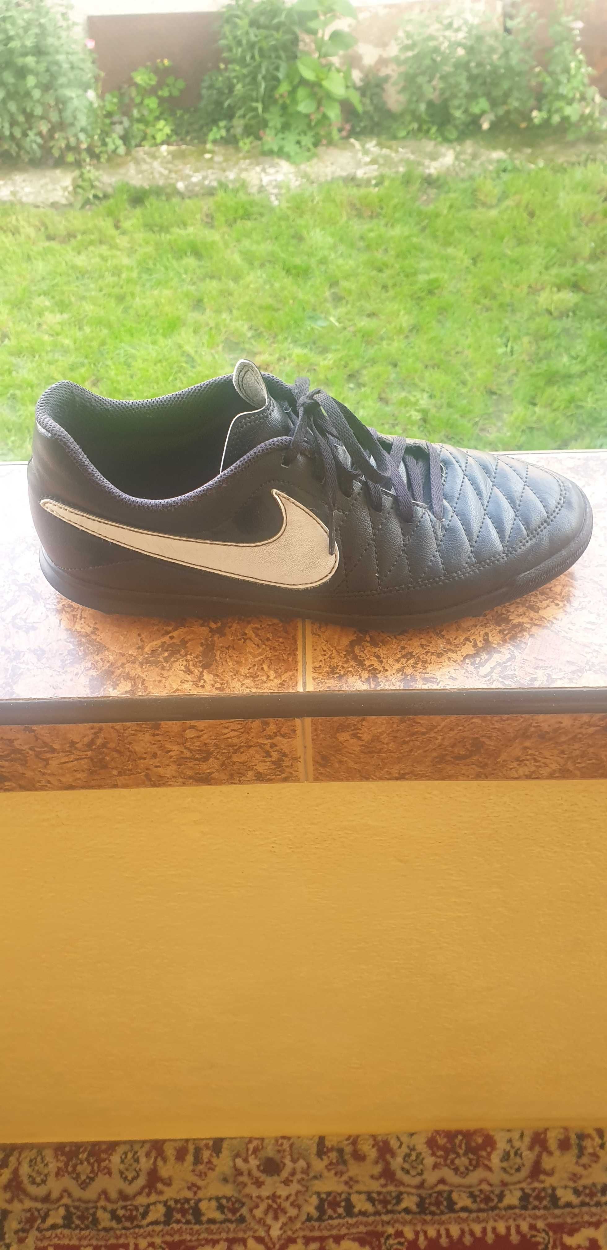 стоножки Nike 43ти размер