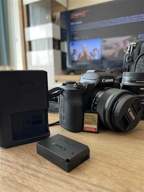 Комплект Canon EOS M50 + адаптер  + стоков и EF‑M 15‑45мм обектив