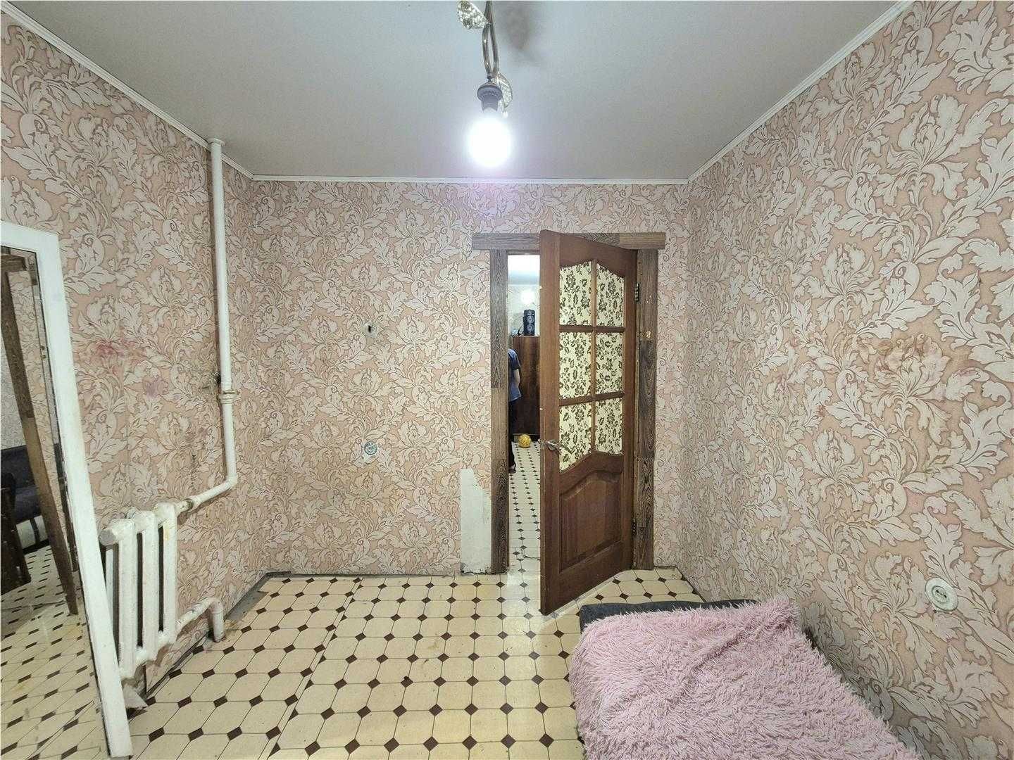 Продам 3 комн квартиру на 6 мкр в блочном доме 19674 г.п.