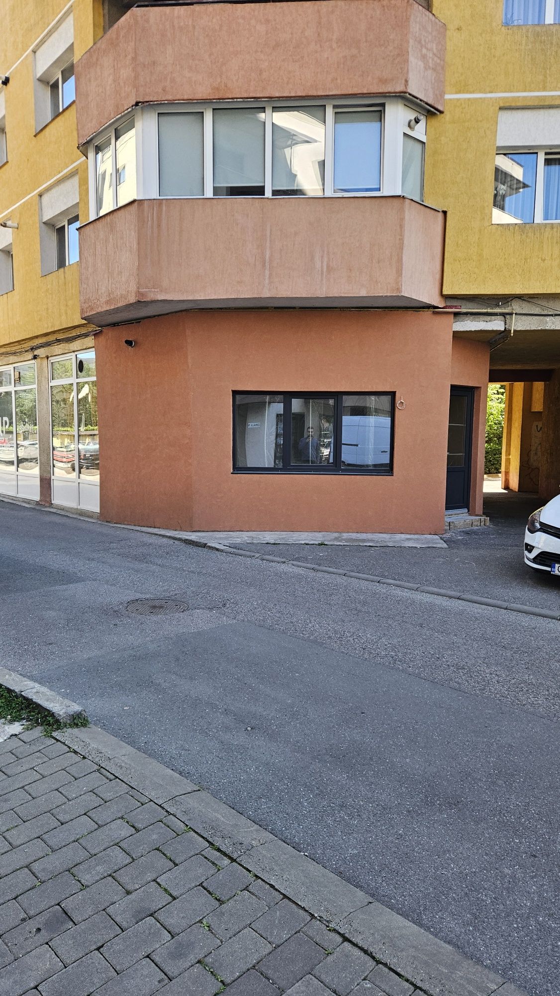 Inchiriez Spatiu Comercial in Marasti