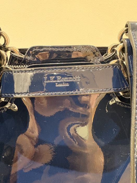 Страхотна дамска чанта, от естествен лак