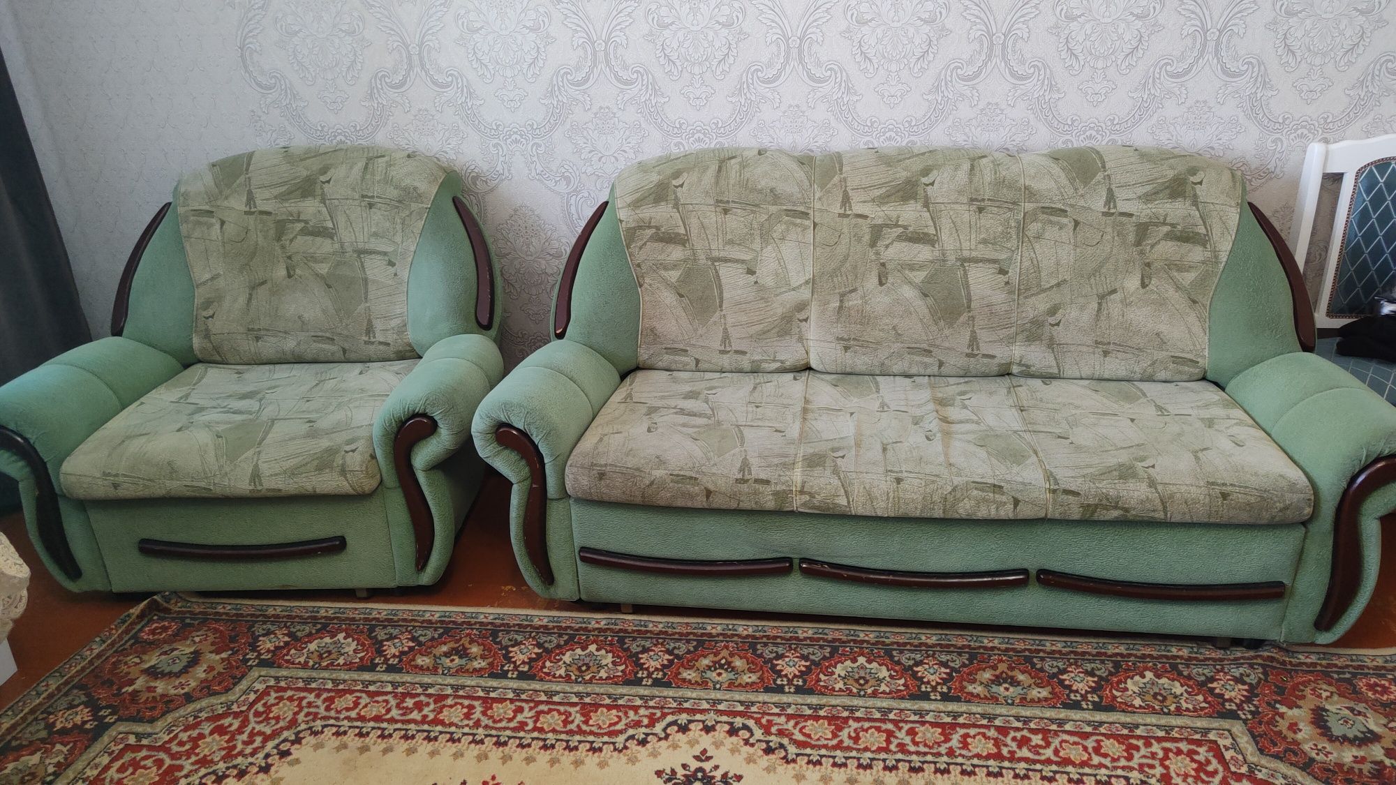 Продам диваны, кресло недорого