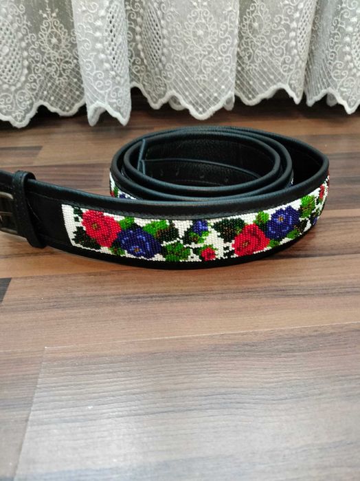 Cămăși mărgele,prosoape ,curele icoane