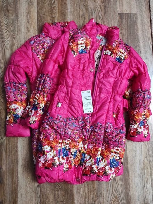 Тёплая куртка для девочек.