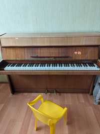 Продам пианино Петроф