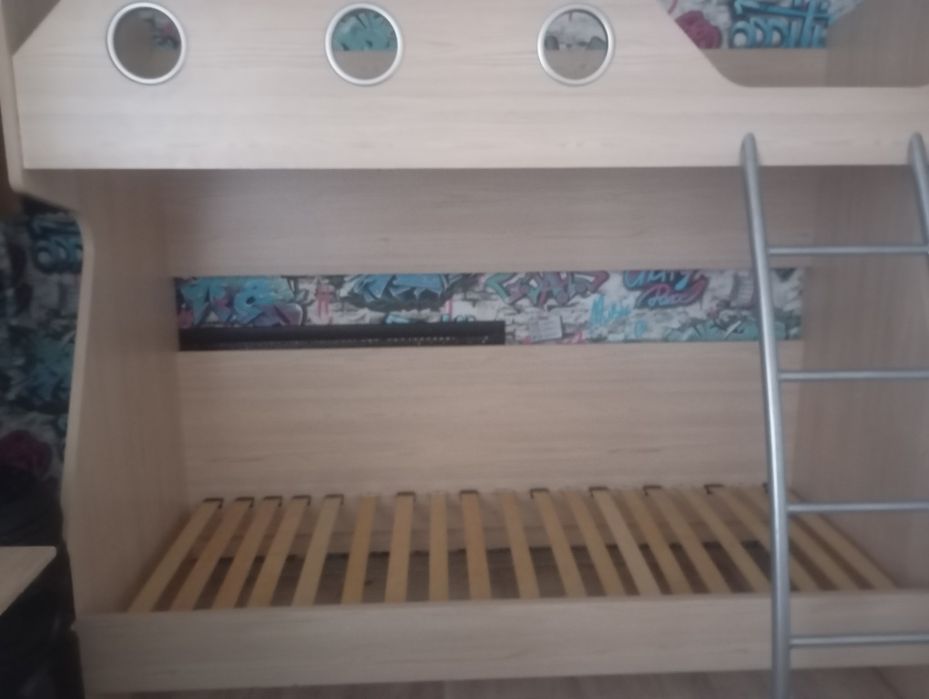 Продам кровать двухъяруснаю