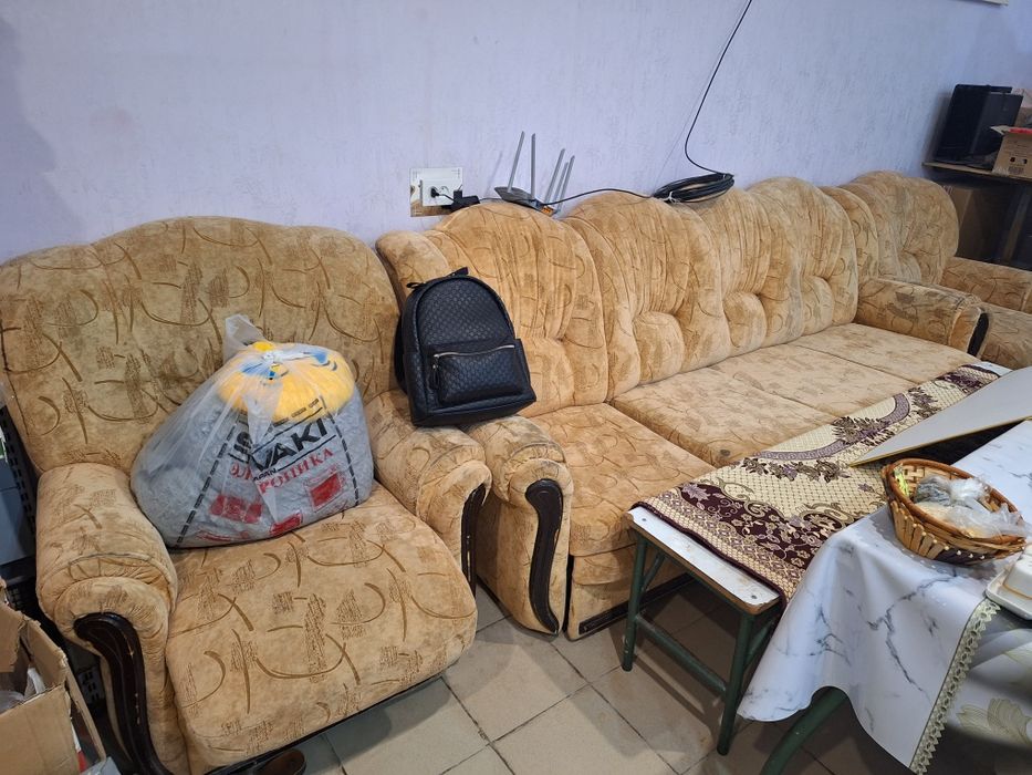 Продаётся диван с креслами