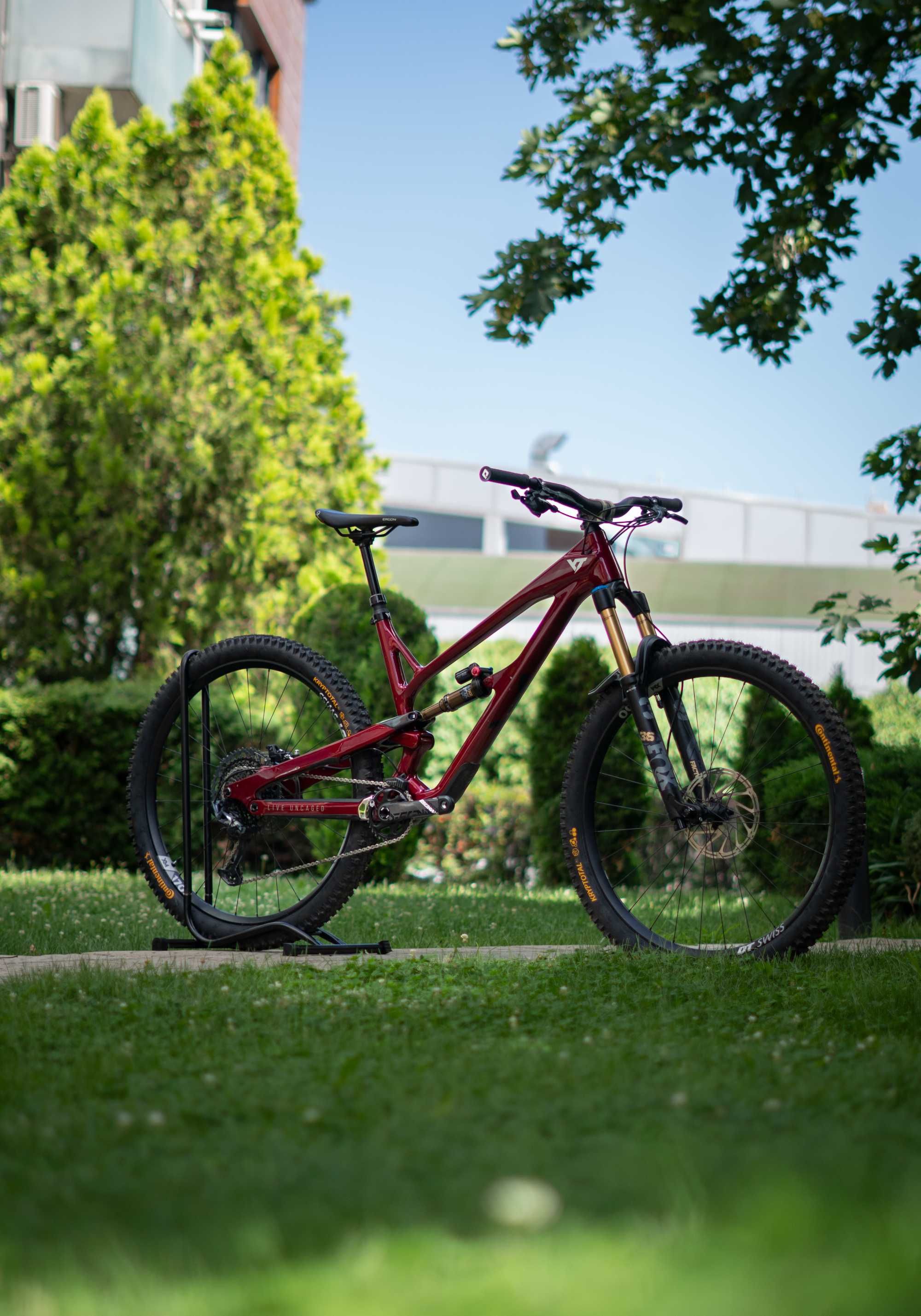 YT Jeffsy Carbon FOX Factory Kashima окачване и SRAM X01 Ендуро колело