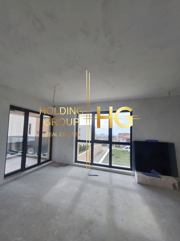 Продава се Четиристаен апартамент в Варна, Бриз - 166 кв.м за 2049 €/кв.м - Снимка #6
