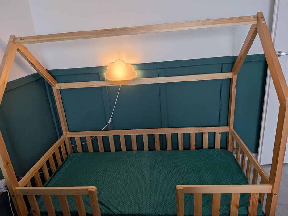 Pat Montessori copii 80x160 cu balustrada si cadru, pin + Saltea spuma