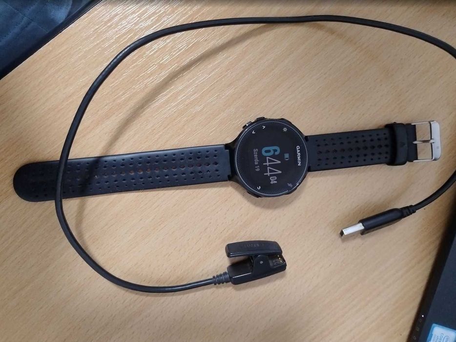 Garmin Forerunner 235 in stare foarte buna fara zgarieturi