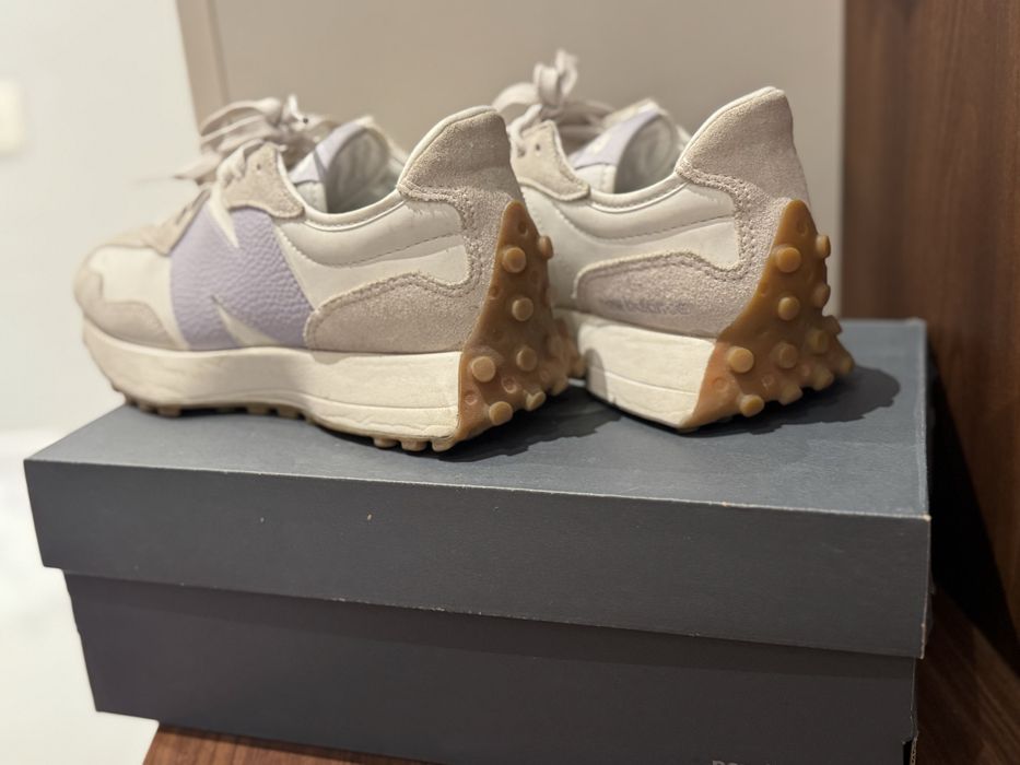 Дамски маратонки New Balance 327