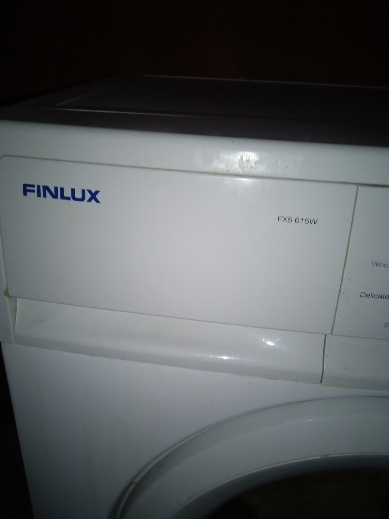 Продавам автоматична пералня finlux fx5 615w