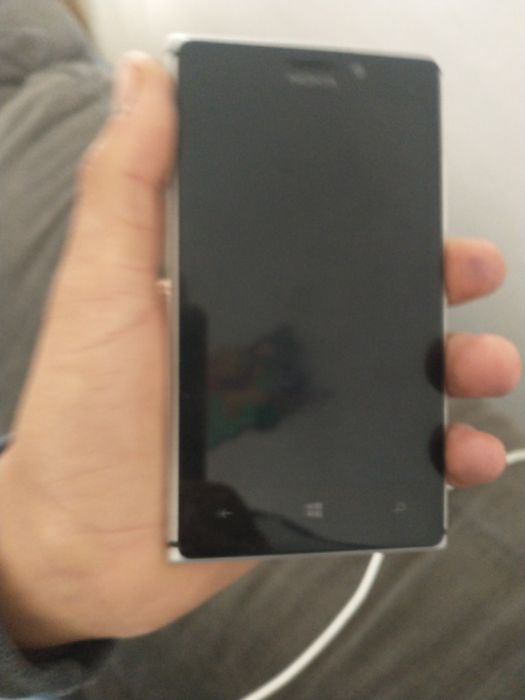 Nokia Lumia 925.