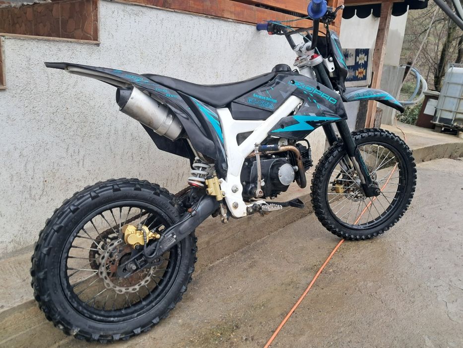 Vand cross 125cc,cititi descrierea