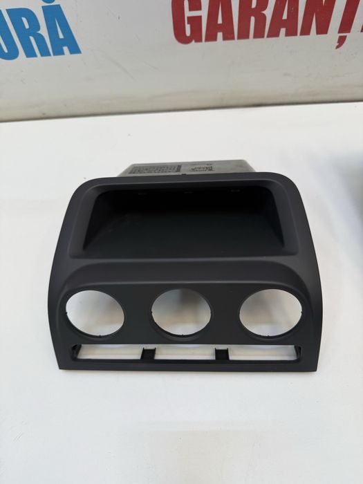 Consola centrala rama sertar bricheta scrumiera clima VW Tiguan