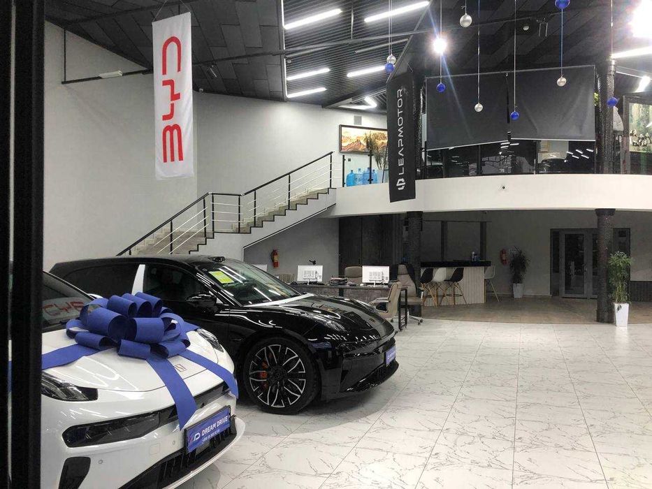 Сдаётся Помещение Под Автосалон, Шоурум Сергили 1Линия Паркинг 30 авто