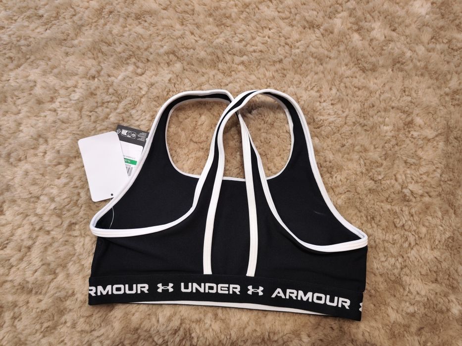 Underarmour bustiera cu eticheta