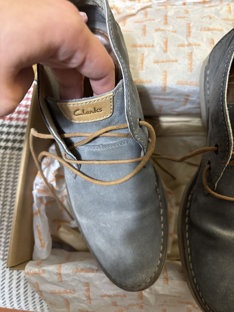 Мъжки велурени обувки Clarks