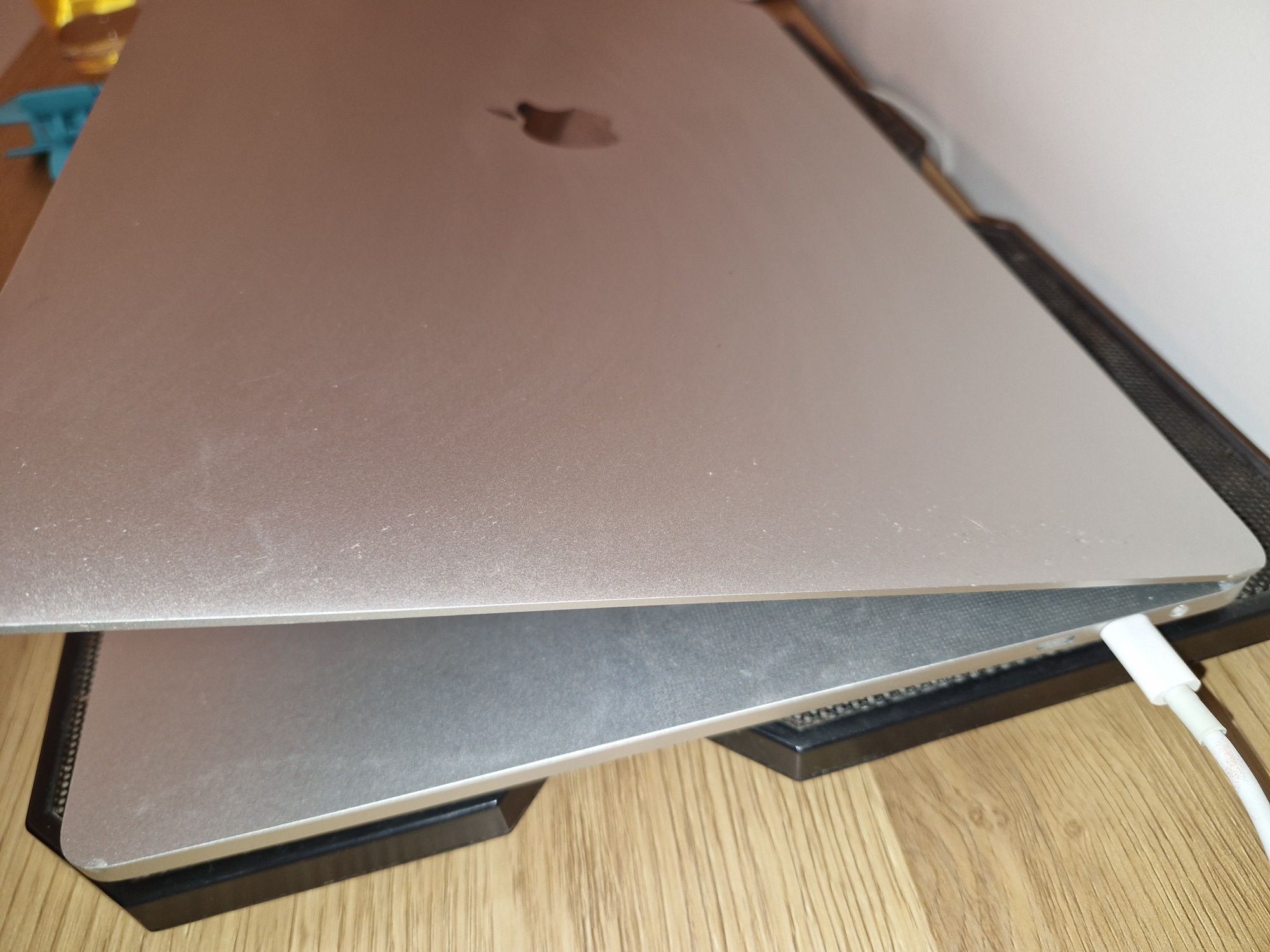 MacBook  pro 16 inch 2.6 Ghz 6 core Intel i7