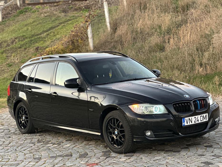 BMW 320D LCI •Automat• Navigatie• Bi-xenon • panoramic• stare Perfectă