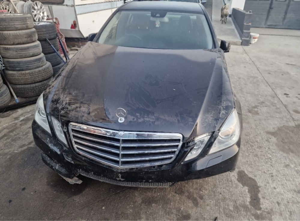 Dezmembrez Mercedes E250 W212 An 2010