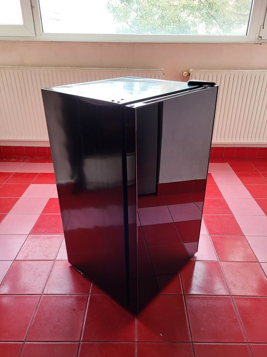 Frigider STARCREST Clasa E, Capacitate 91L, H 83 cm, Sticla Neagra