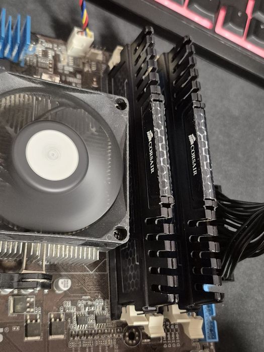 Memorie ram 8GB DDR3 Corsair 1600 MHz ( 2x4GB)