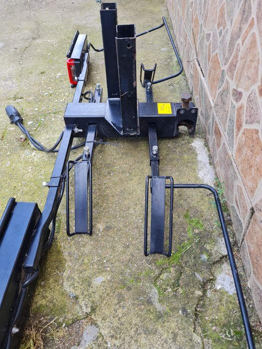 Продавам багажник за теглич за две колела