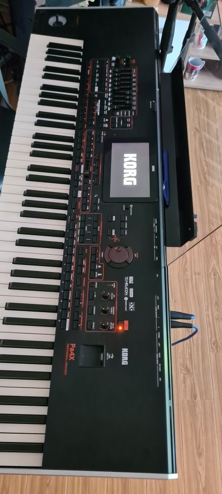 Vând korg pa4x 76