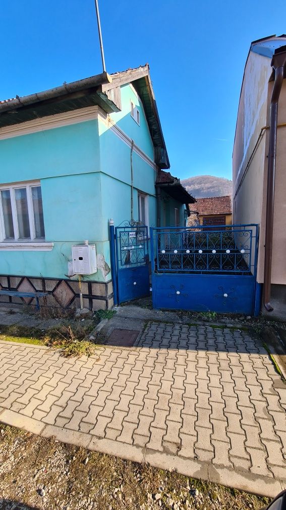 Casa plus teren de vanzare,553mp,Savadisla,str principala,20km Cluj N.