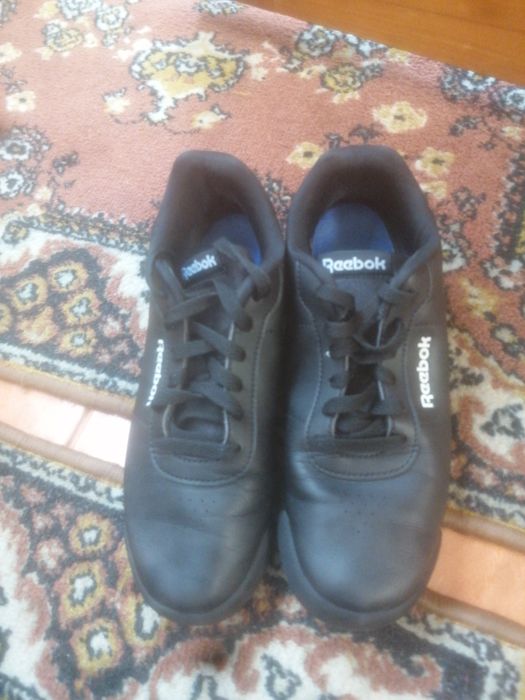 Adidasi reebok negri
