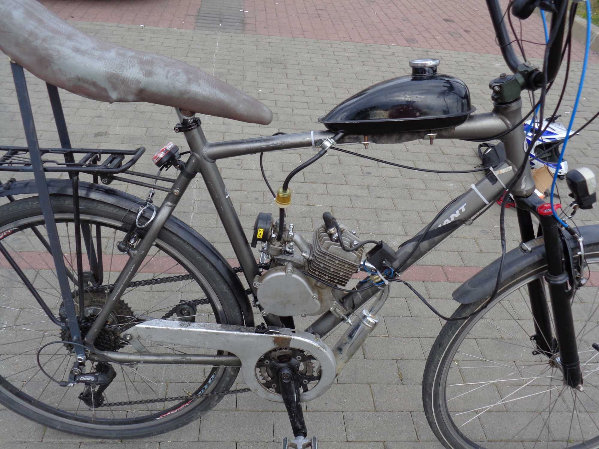 vand bicicleta cu motor 80cc in satre buna