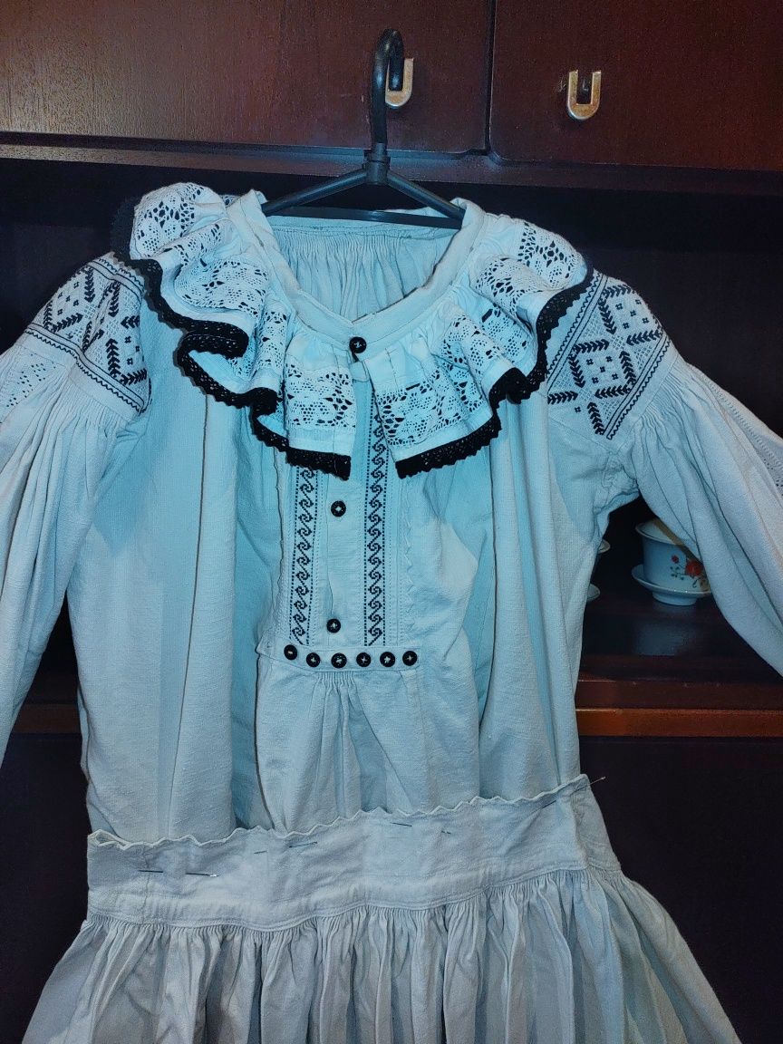 Vând costume populare zona Beiușului Bihor