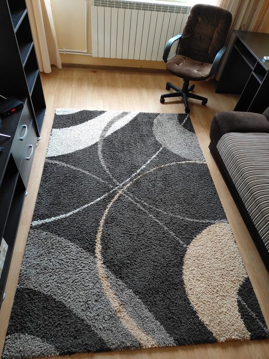 Vand perdeaua si covorul din imagini